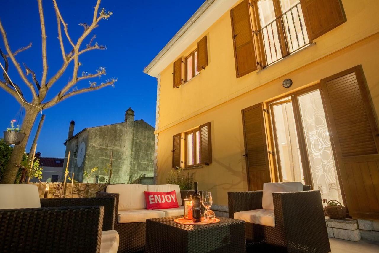 Apartman Madlen Cres Exterior photo