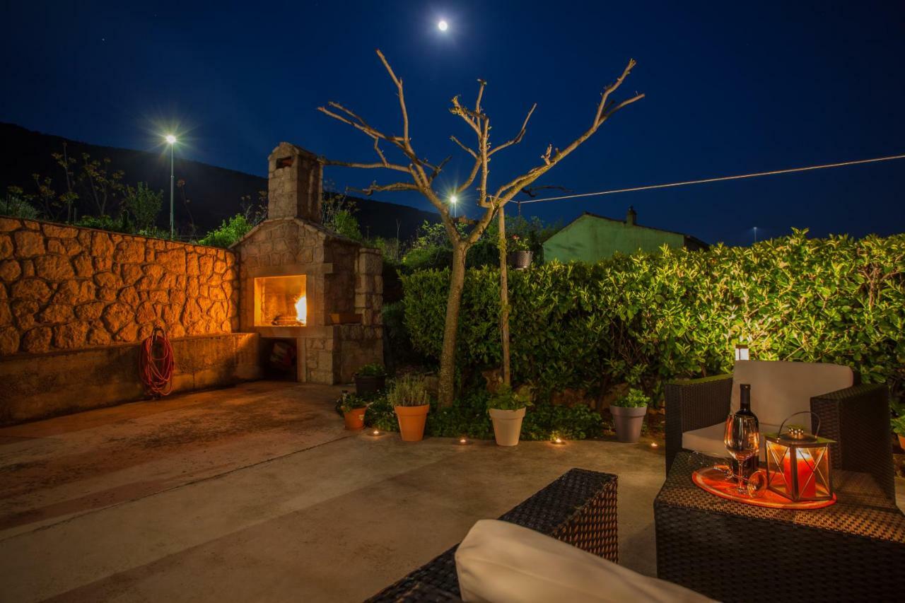 Apartman Madlen Cres Exterior photo