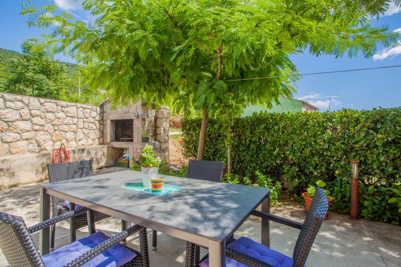 Apartman Madlen Cres Exterior photo